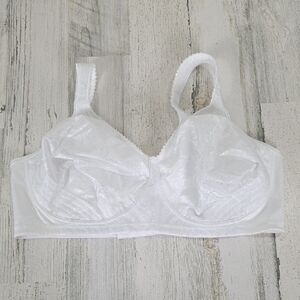 Playtex Ultimate 18 Hour Lift And Support Wireless White Bra Size 44C